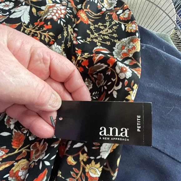 Pull over blouse - Picture 6 of 12